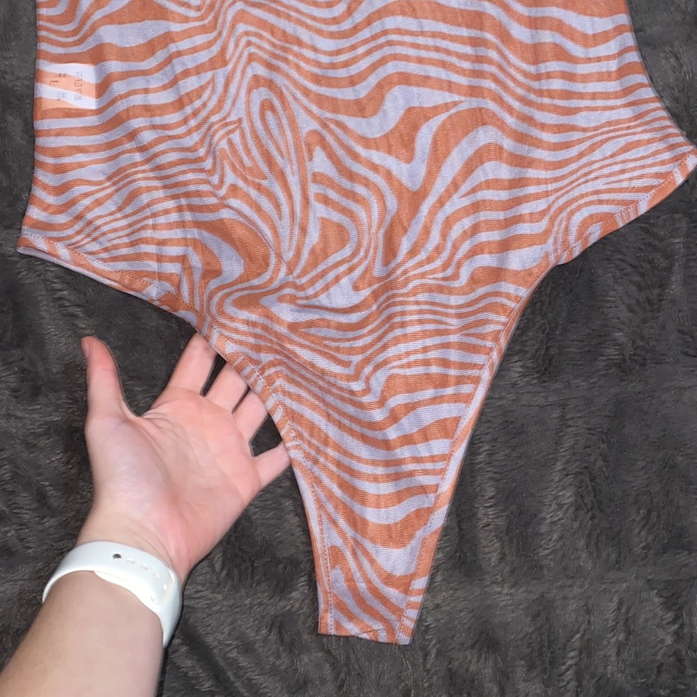 🐛Sheer Orange and Grey sleeveless bodysuit! - Picture 7 of 11